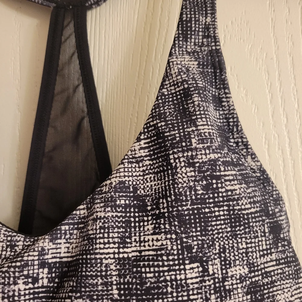 🟣 Under Armour sports bra - Picture 3 of 5